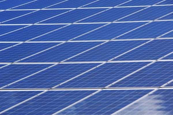 Comment des panneaux photovoltaïques peuvent réduire vos factures d'électricité